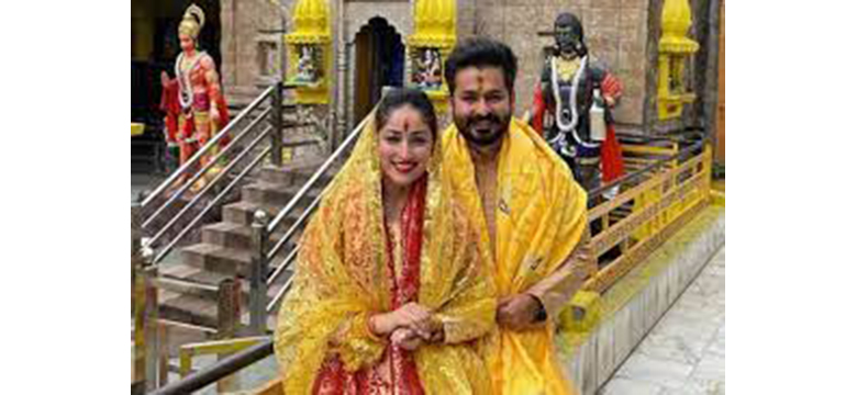 Mr & Mrs Aditya Dhar visits Baglamukhi Mata Mandir